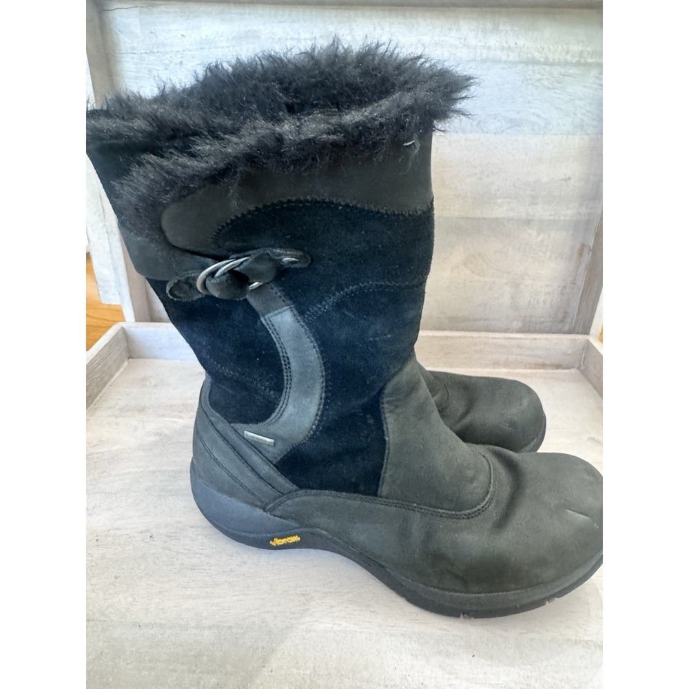 Vibram  Womens Black Winter Boots Size 39 With Faux Fur Leather Upper